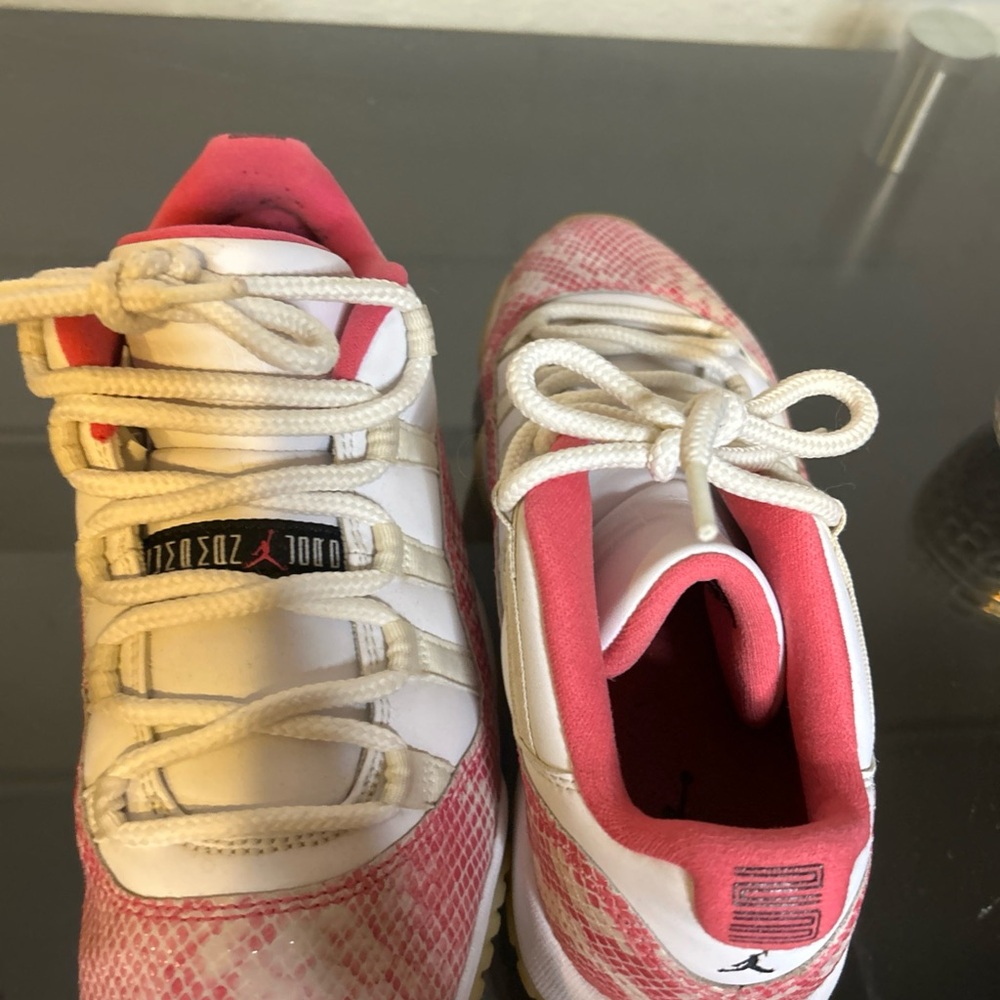 Size 8 - Air Jordan 11 Retro Low Pink Snakeskin W - Picture 9 of 16